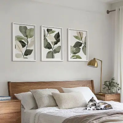 Billedsæt til soveværelset med motiv af malede boho planteblade