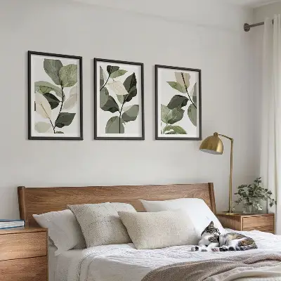 Billedsæt til soveværelset med motiv af malede boho planteblade