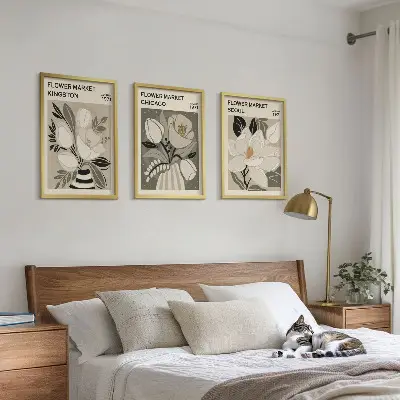Triptyk billeder med ramme med retro blomstermotiver fra Kingston, Seoul og Chicago