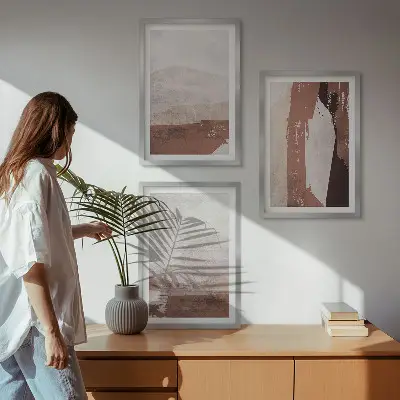 Billedsæt til soveværelset med brune og beige abstrakte mønstre