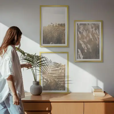 Billedvæg med naturmotiv landskab med græs og blomster i varme nuancer