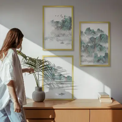 Billedsæt til soveværelset med motiver af bjerge, skyer, fugle og båd i japandi-stil