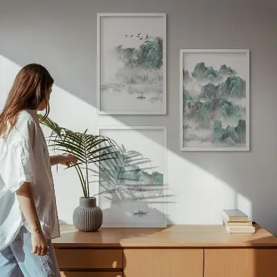 Billedsæt til soveværelset med motiver af bjerge, skyer, fugle og båd i japandi-stil