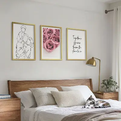 Billedsæt til soveværelset med line art motiv af rosebuketter