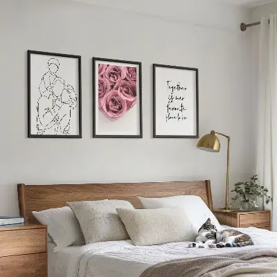 Billedsæt til soveværelset med line art motiv af rosebuketter