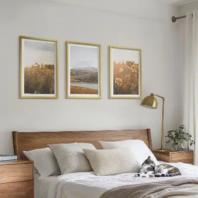 Billedsæt til soveværelset med motiv af landskaber, enge, bjerge og sø