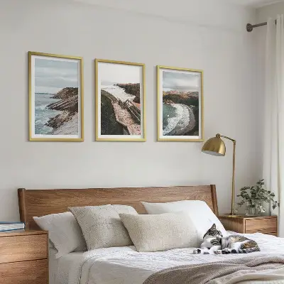 Billedvæg med kysttema udsigt over klipper og strandlandskaber