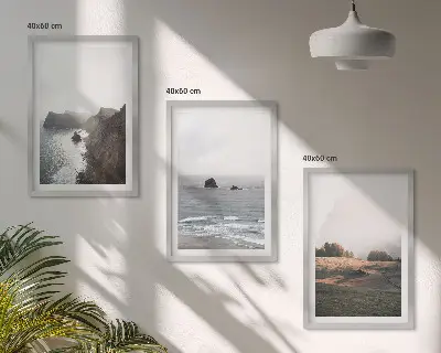 Triptyk med landskabsmotiv billeder med bjerge og hav og ramme
