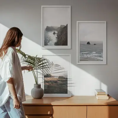 Triptyk med landskabsmotiv billeder med bjerge og hav og ramme