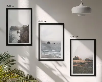 Triptyk med landskabsmotiv billeder med bjerge og hav og ramme