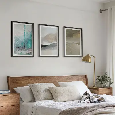 Triptyk med abstrakte malerier billeder monteret i ramme