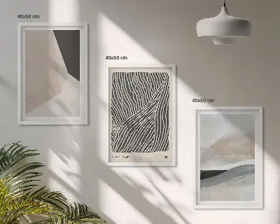 Triptykon med abstrakte mønstre i beige og grå nuancer med ramme
