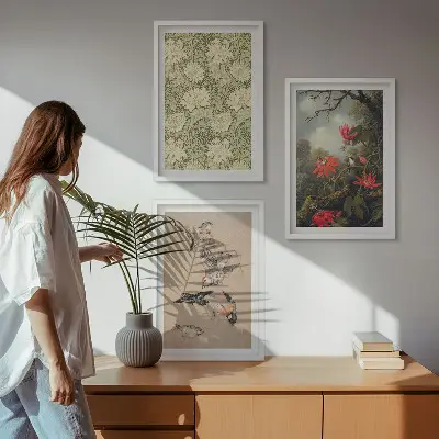 Billedvæg med inspiration af blomster, fugle og natur