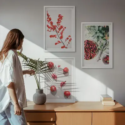 Sengesæt til soveværelset med minimalistisk motiv af røde frugter