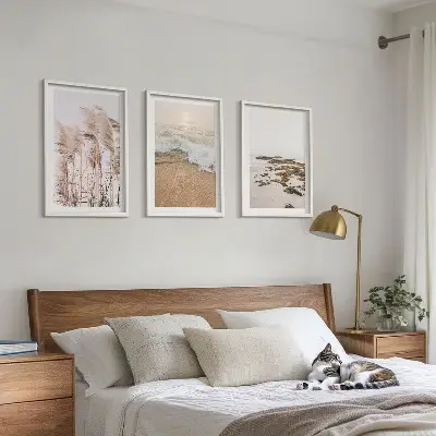 Billedsæt til soveværelset med motiv af strandgræs, bølger og sten i boho-stil