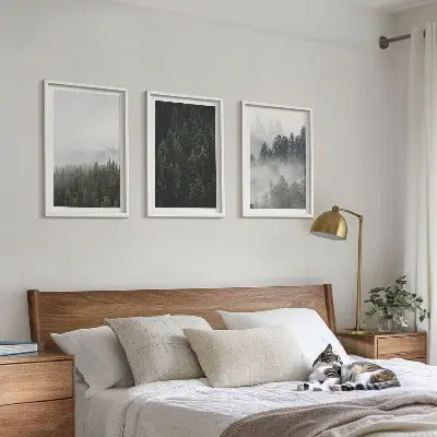 Triptykon med skovmotiv grønne skove i tåge med ramme