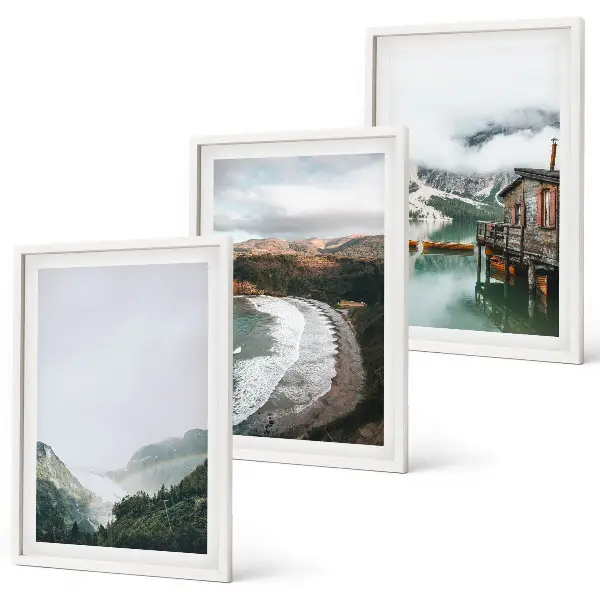 Billedvæg inspiration med motiver af bjerge, strand, skyer og vand