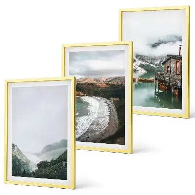 Billedvæg inspiration med motiver af bjerge, strand, skyer og vand