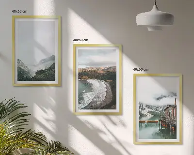 Billedvæg inspiration med motiver af bjerge, strand, skyer og vand