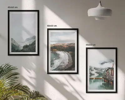 Billedvæg inspiration med motiver af bjerge, strand, skyer og vand