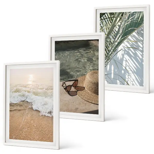 Triptykon med strandmotiv billede af strandhat og solbriller med ramme