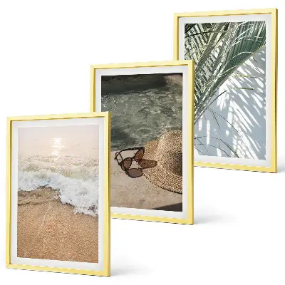 Triptykon med strandmotiv billede af strandhat og solbriller med ramme