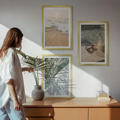 Triptykon med strandmotiv billede af strandhat og solbriller med ramme