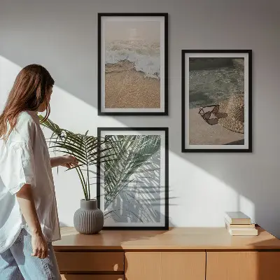 Triptykon med strandmotiv billede af strandhat og solbriller med ramme