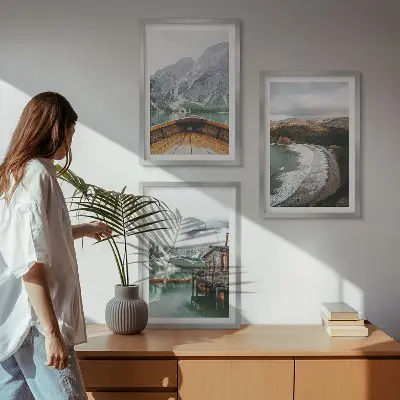Billedsæt til soveværelset med motiv af bjerge, sø, båd og strandlandskab