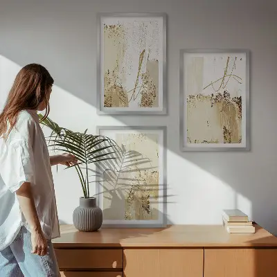 Triptyk med abstrakte mønstre beige og hvid med ramme
