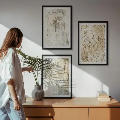 Billedsæt til soveværelset med abstrakte mønstre i beige og grå