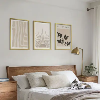 Billedvæg med abstrakte plantemønstre inspiration til din indretning