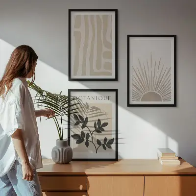 Billedvæg med abstrakte plantemønstre inspiration til din indretning