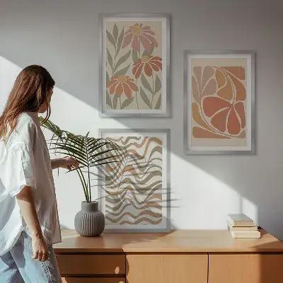 Billedsæt til soveværelset med abstrakte pastelblomster
