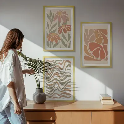 Billedsæt til soveværelset med abstrakte pastelblomster