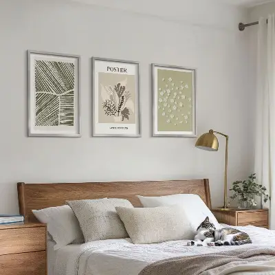 Triptyk med plantemotiver dæmpede farver med ramme