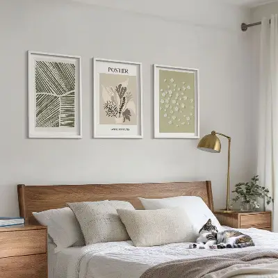 Triptyk med plantemotiver dæmpede farver med ramme