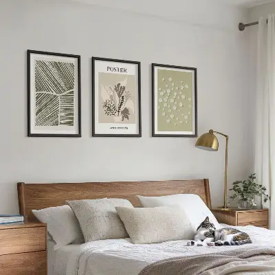 Triptyk med plantemotiver dæmpede farver med ramme
