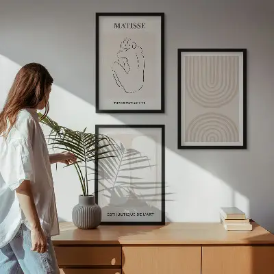 Billedvæg med stilfulde minimalistiske linjer