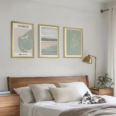 Billedvæg med abstrakte pastelfarvede planteformer inspiration til billedvæg