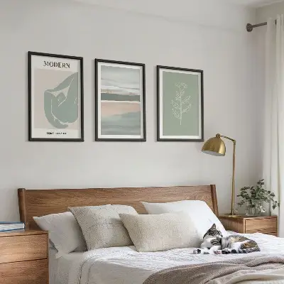 Billedvæg med abstrakte pastelfarvede planteformer inspiration til billedvæg