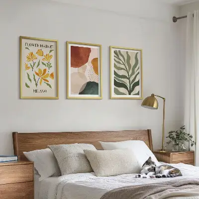 Billedvæg med blomsterabstrakte former inspiration til din billedvæg