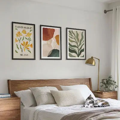 Billedvæg med blomsterabstrakte former inspiration til din billedvæg