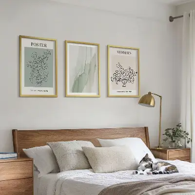 Billedsæt til soveværelset motiver af blomster i en moderne vase