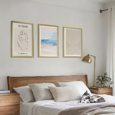 Triptyk med ramme linjer, bølger og pastel minimalisme