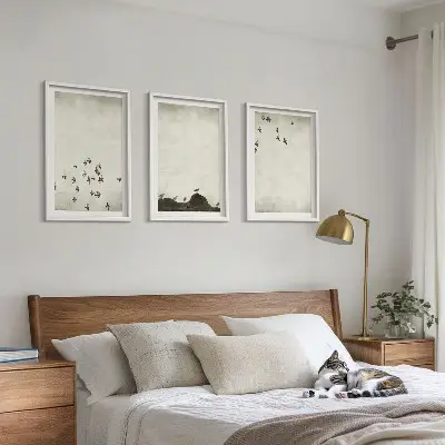 Billedsæt til soveværelset med fugle i flugt i minimalistisk stil