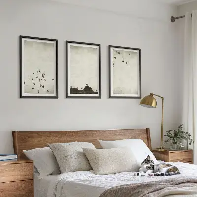 Billedsæt til soveværelset med fugle i flugt i minimalistisk stil