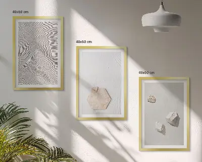 Billedvæg med lyse sandteksturer i boho-stil