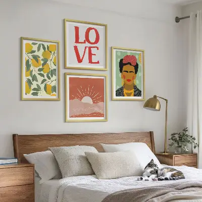Billedsæt med ramme med motiv af citroner, kærlighedsindskrift og Frida-landskab