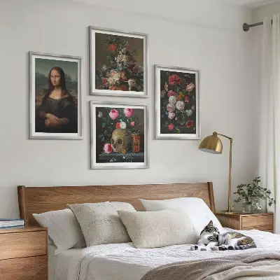 Billedvæg over sofa med vintage blomster kranium Mona Lisa motiv